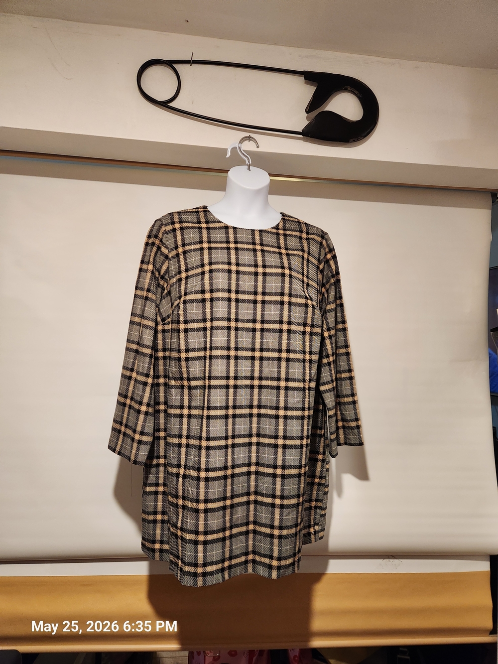 H&M Beige and Black Plaid Long-Sleeve Shift Dress